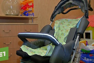 Новогоднее чудо для Сережи. Южноуральцы подарили коляску больному малышу, у которого украли средство передвижения