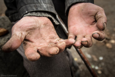 Благотворительный фонд «Теплая помощь» продолжает сбор зимних вещей для бездомных